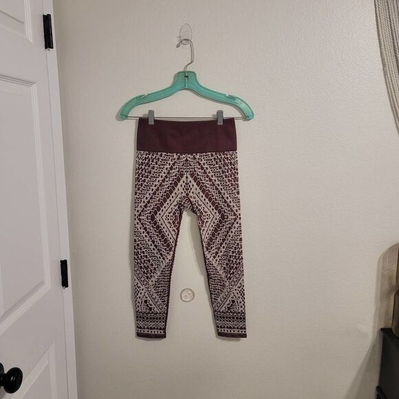 Fabletics Abstract Cropped Leggings Sz S - Picture 1 of 4